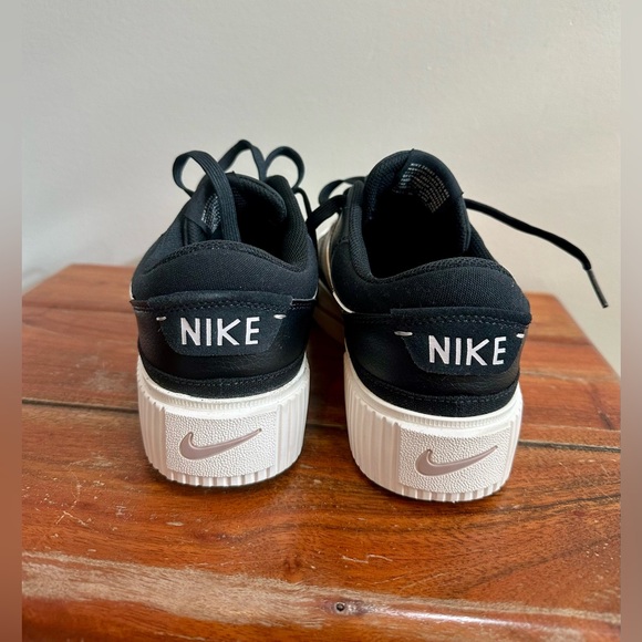 Women's Nike Court Legacy Lift Platform Sneakers in Black and Violet Size 10 - Picture 4 of 7